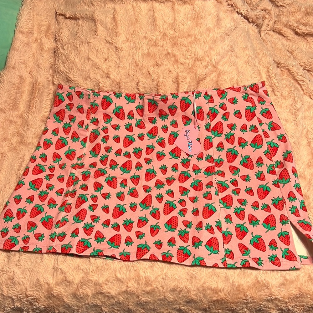 Sugar thrillz strawberry skirt